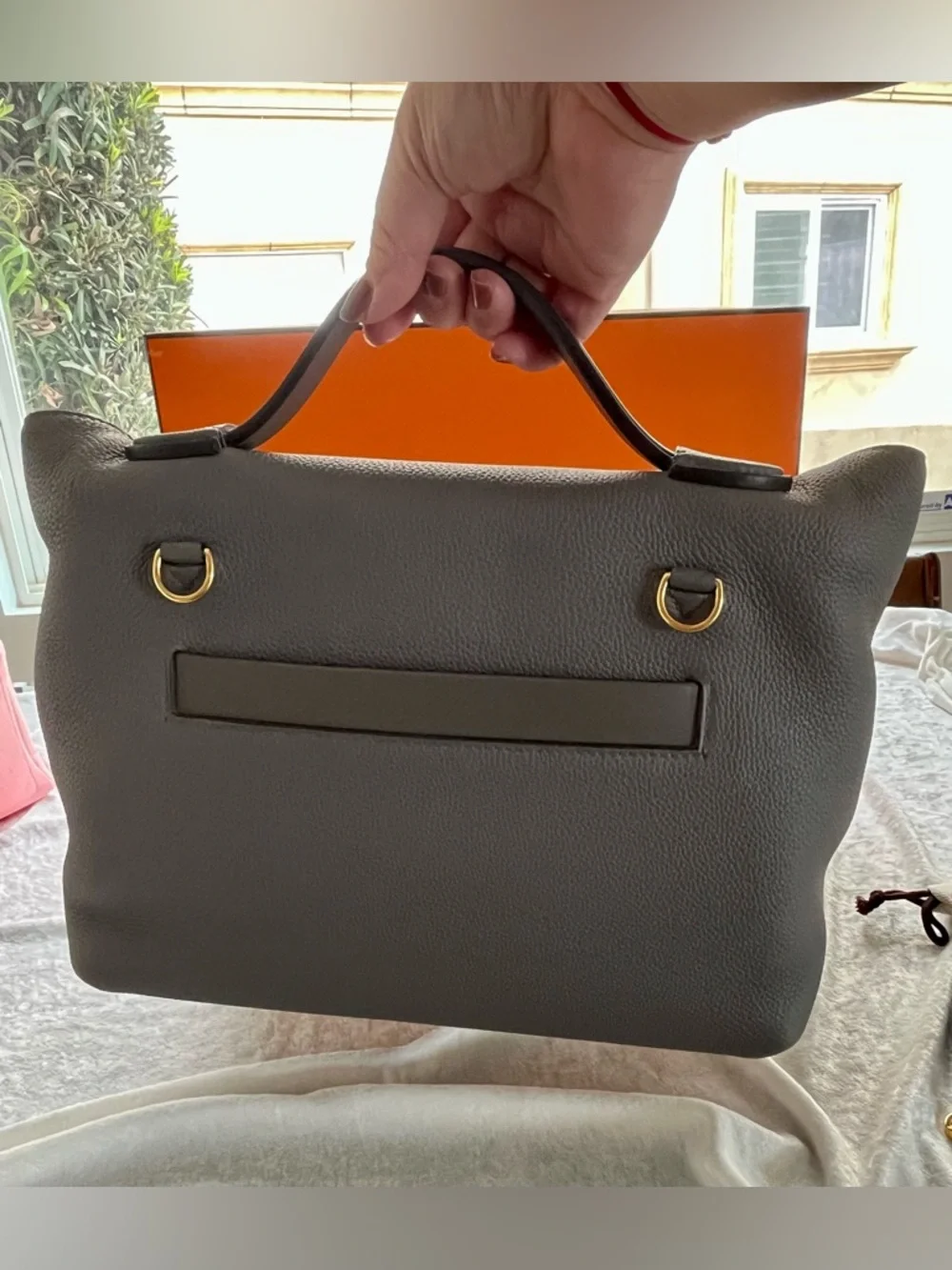 Hermes 24/24 29 bag in etain togo and swift calfskin leather with gold hardware - Picture 5 of 10